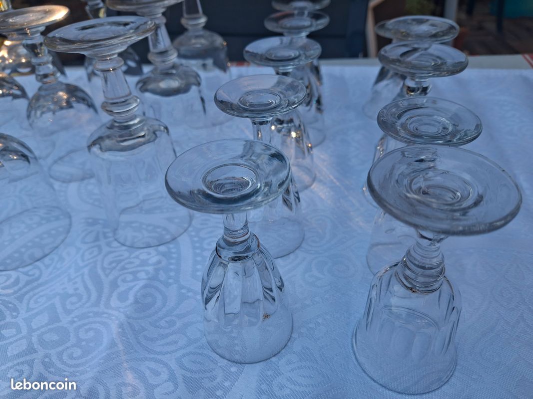 Vends lot verres à pied anciens 10 petits 5 moyens 11 grands (image 3)