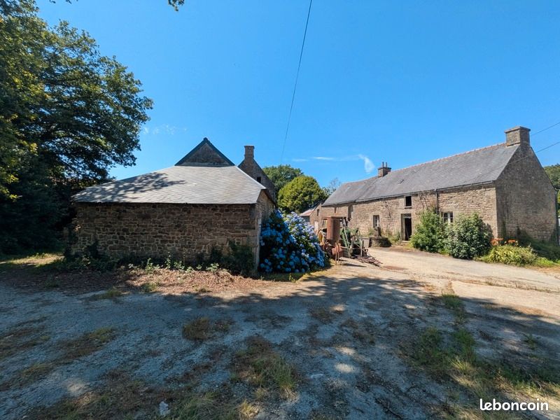 Maison 7 pièces 235 m² · à Locmalo · 235 m² · 190 000 €