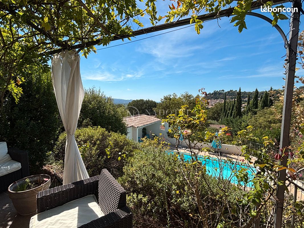 Maison 7 pièces 131 m² · à Cadenet · 131 m² · 685 000 €