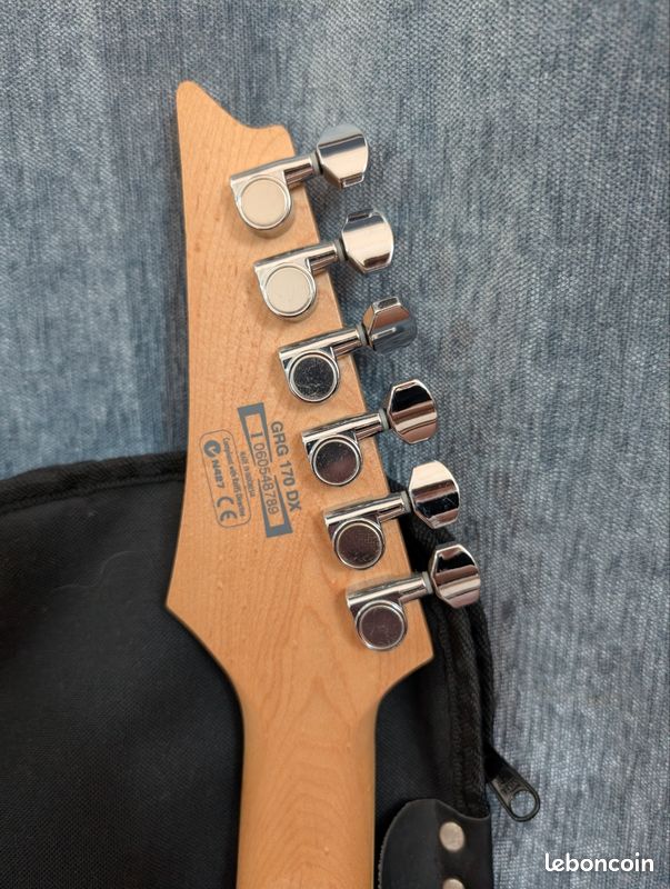 Guitare électrique Ibanez avec ampli et sac de rangement (image 1)