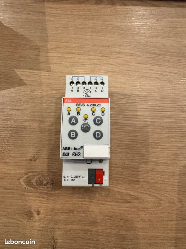 KNX Module D'entrées Binaires à Encastrer 4 Entrées 4 Sorties LED Schneider Mtn670804