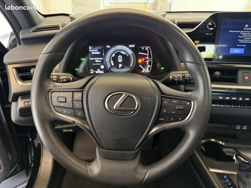 Lexus UX 250h F SPORT Design 2WD (image 12)
