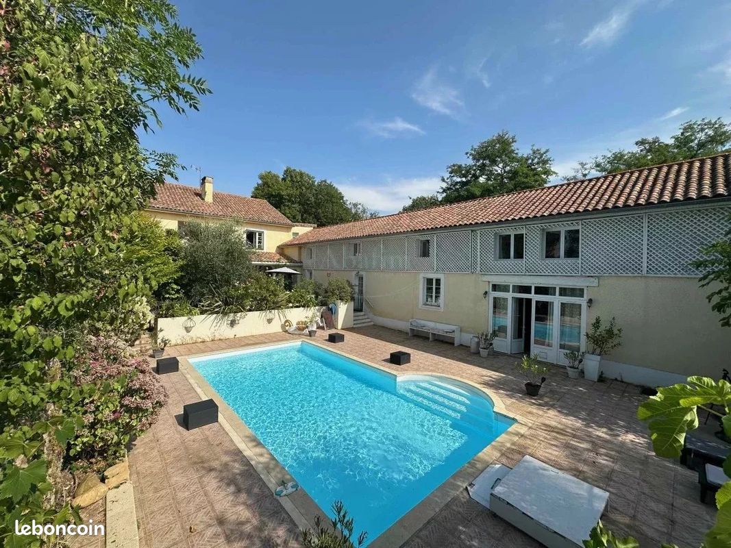 Maison 15 pièces 384 m² · à Franquevielle · 384 m² · 460 000 €