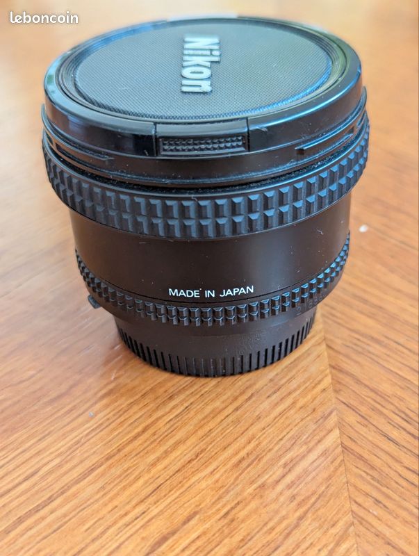 Objectif Grand Angle NIKON AF-D Nikkor 20mm f/2,8 + FILTRE UV