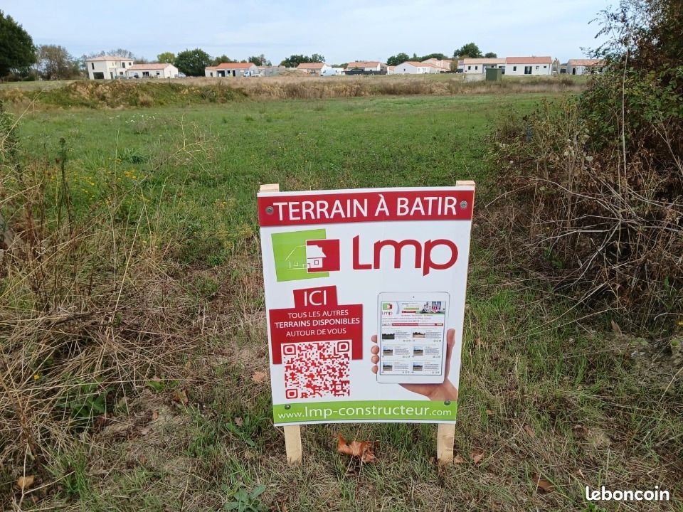 Terrain 355 m² · aux Brouzils · 31 600 €