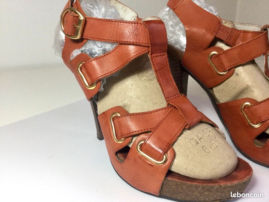 Chaussures ouvertes à talon (image 6)