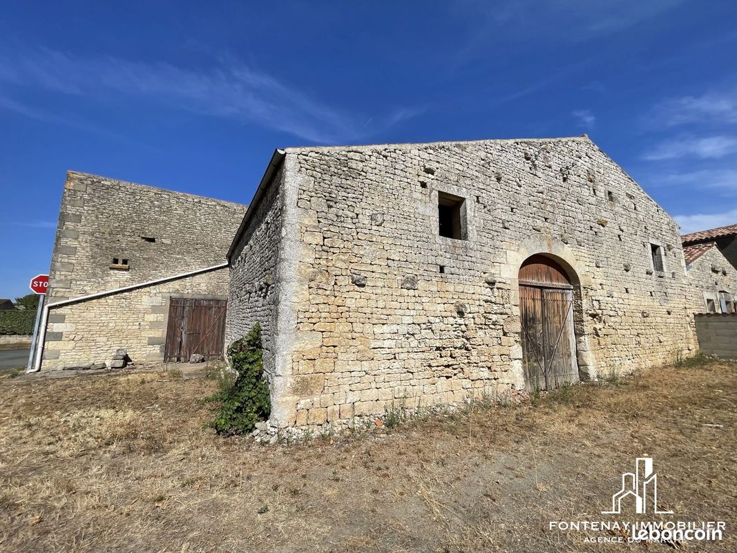 Maison 2 pièces 244 m² · à Saint-Martin-de-Fraigneau · 244 m² · 55 500 €