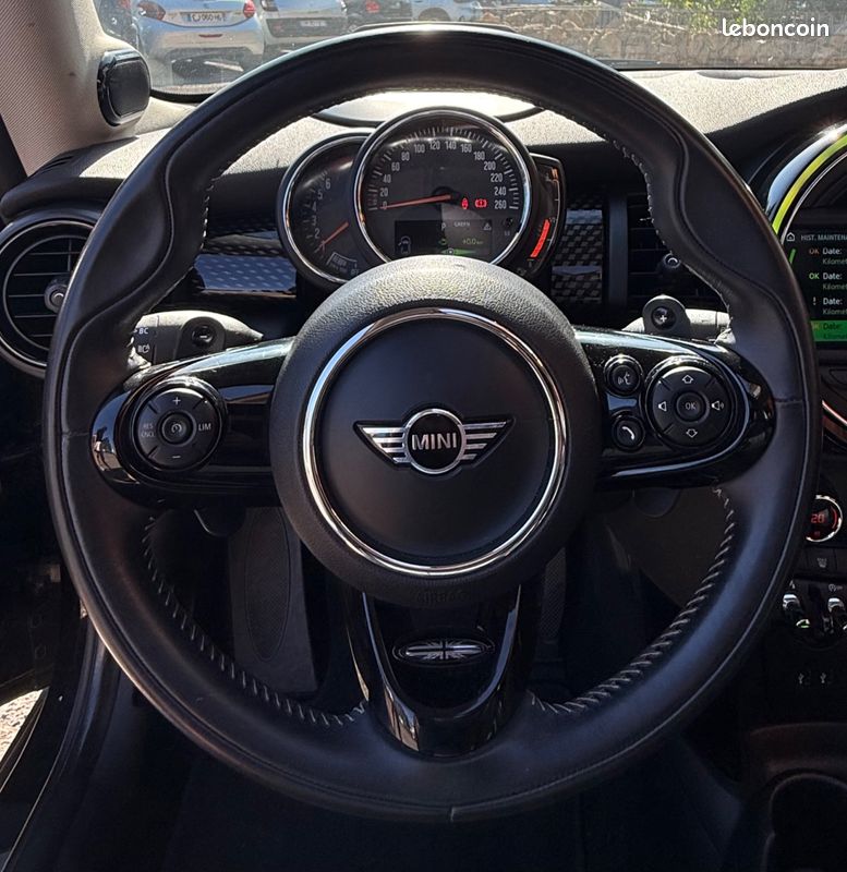 MINI MINI 2.0 192 COOPER S BVA EDITION YOURS- CAR PLAY- HARMAN/KARDON- CUIR- TOIT OUVRANT- GARANTIe (image 5)