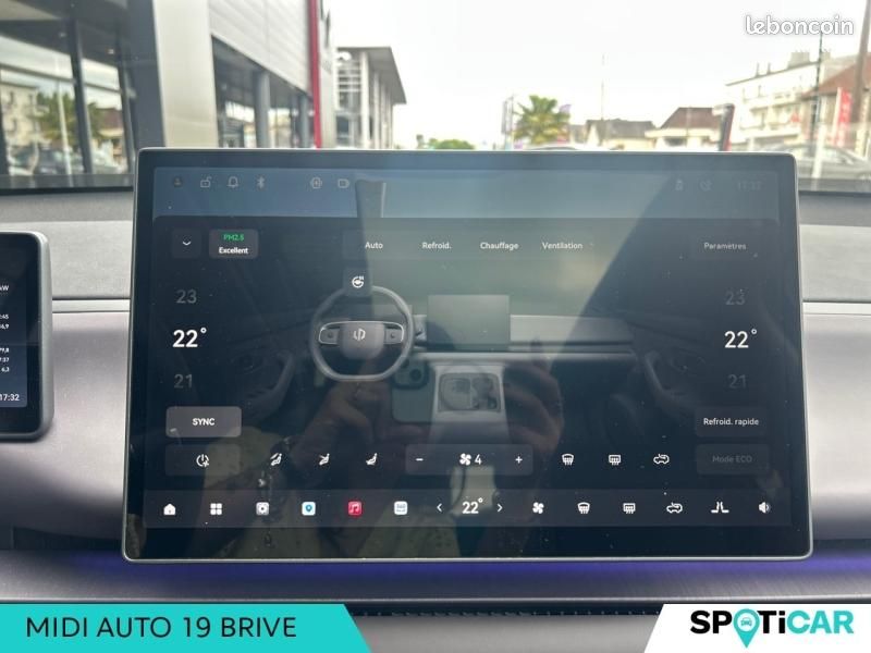 Leapmotor C10 REEV 215ch 28,4 kWh Design MY25 (image 18)