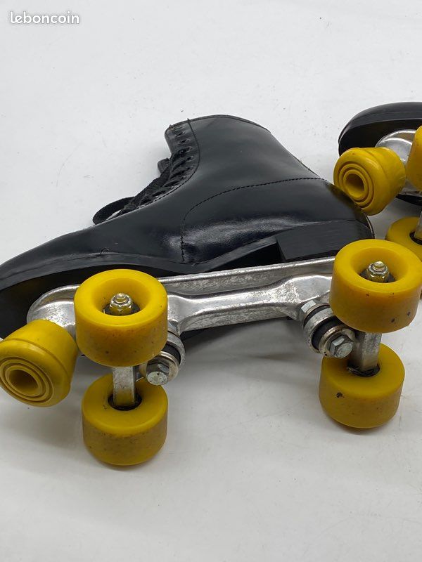 Patin à Roulettes Vectoriel Groovy Rouleau Rétro Patin à Roulettes