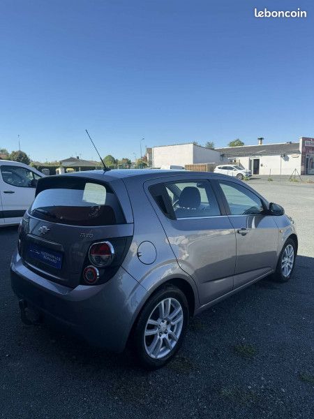 Chevrolet AVEO 1.3 VCDI95 LTZ S&S 5P (image 3)
