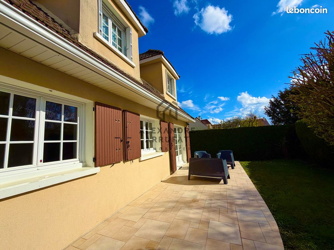 Maison 6 pièces 120 m² · à Brie-Comte-Robert · 120 m² · 435 000 €