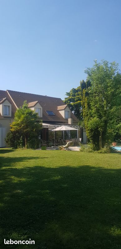 Maison 9 pièces 240 m² · à Les Alluets-le-Roi · 240 m² · 695 000 €