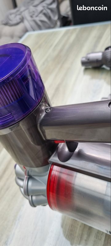 Dyson v8 (image 5)