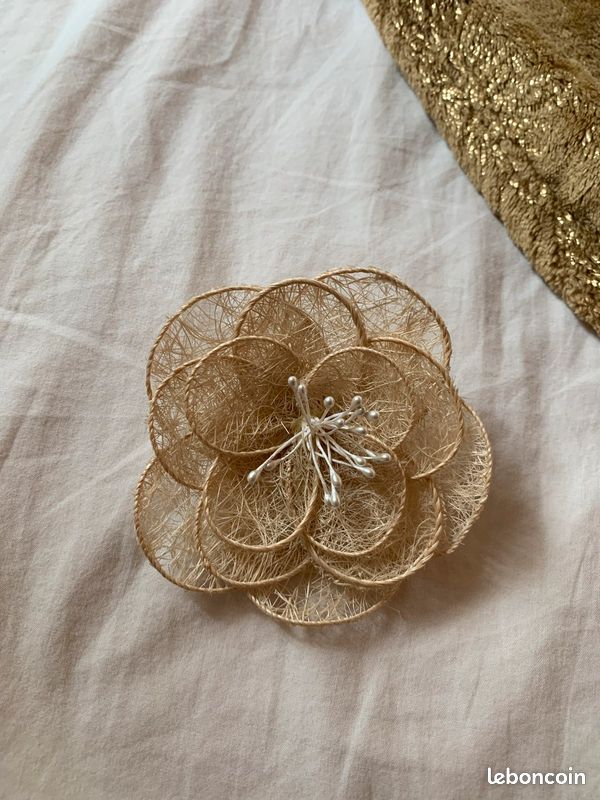 Broche fleur (image 1)