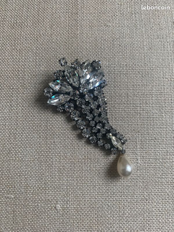 Broche vintage Artdéco perle et strass (image 1)