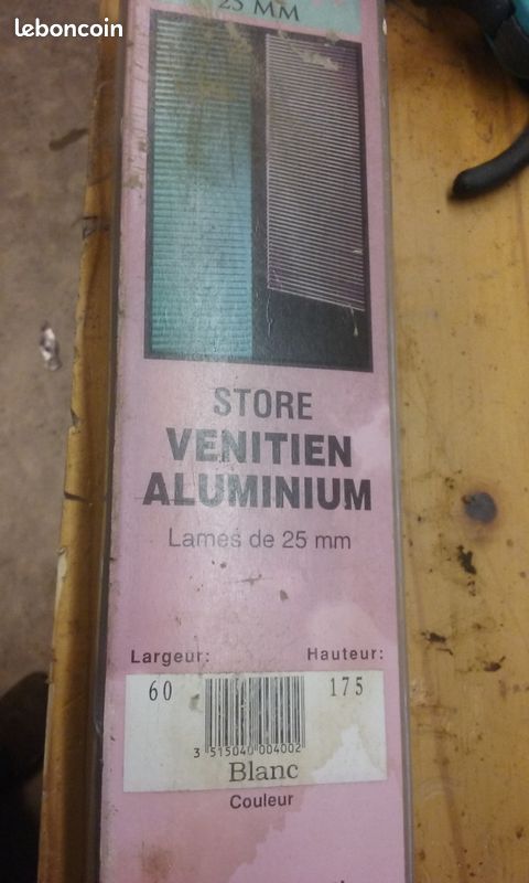 Store (image 1)
