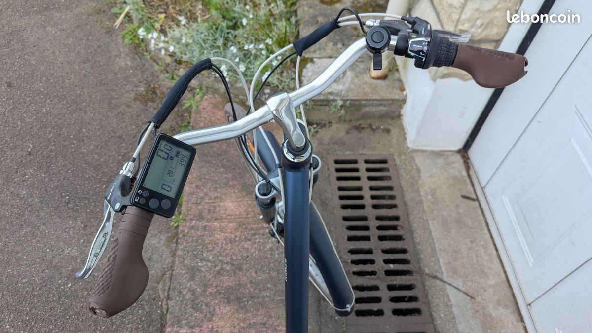 Vélo électrique Decathlon Elops 900E cadre bas - Etat exceptionnel 40km seulement (image 2)