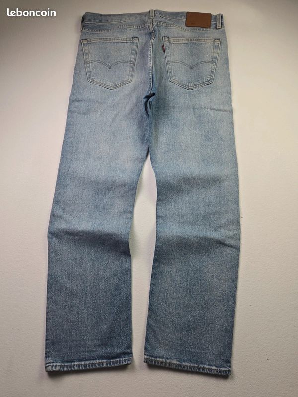 Jean Levi's 501 bleu taille W36 coupe droite washed (A31) (image 2)
