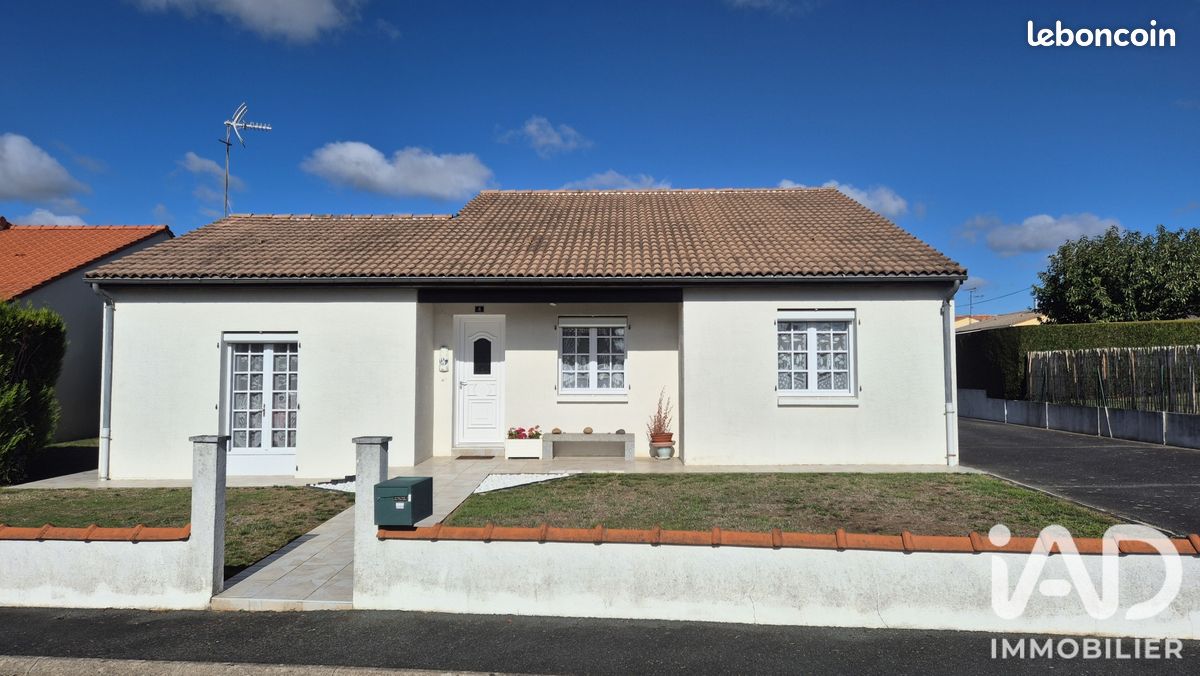 Maison 5 pièces 105 m² · à Saint-Pierre-des-Échaubrognes · 105 m² · 187 200 €