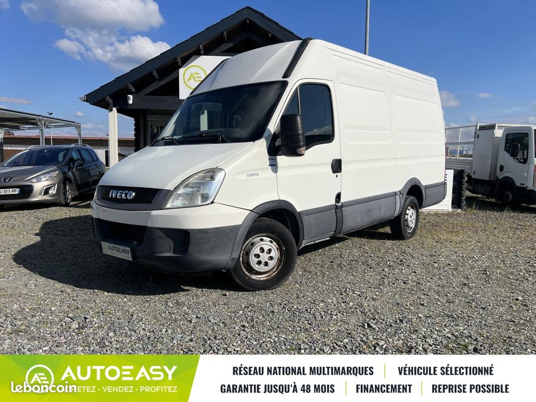 Iveco Daily L2H2 35S14 / 35C14 V (2.3 HPT) 136ch / Kit bois / Camera (image 1)