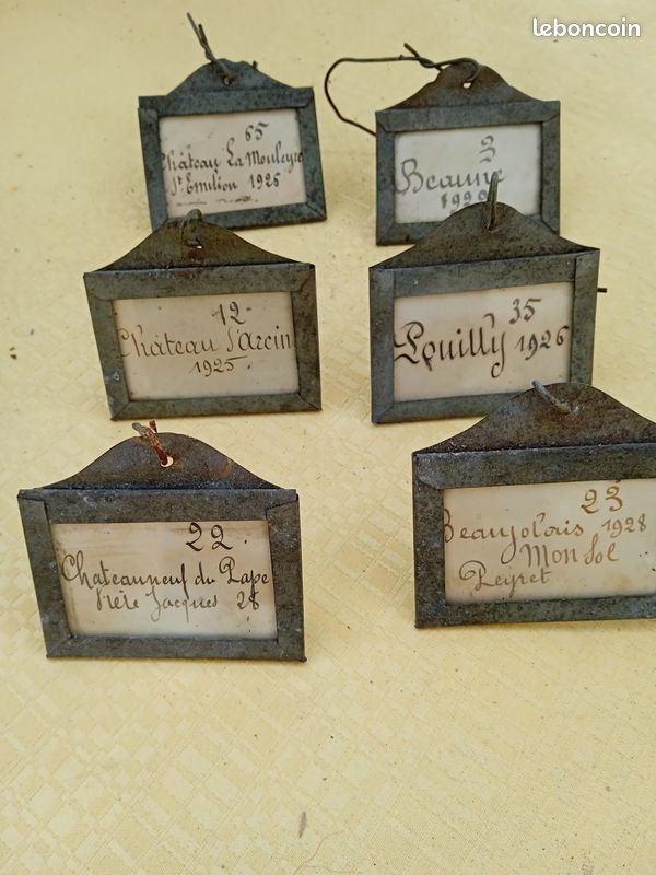 LOT ANCIENNES ETIQUETTES flacon parfum ancien EUR 50,00 - FR LOT ANCIENNES ETIQUETTES flacon parfum ancien EUR 50,00 - FR