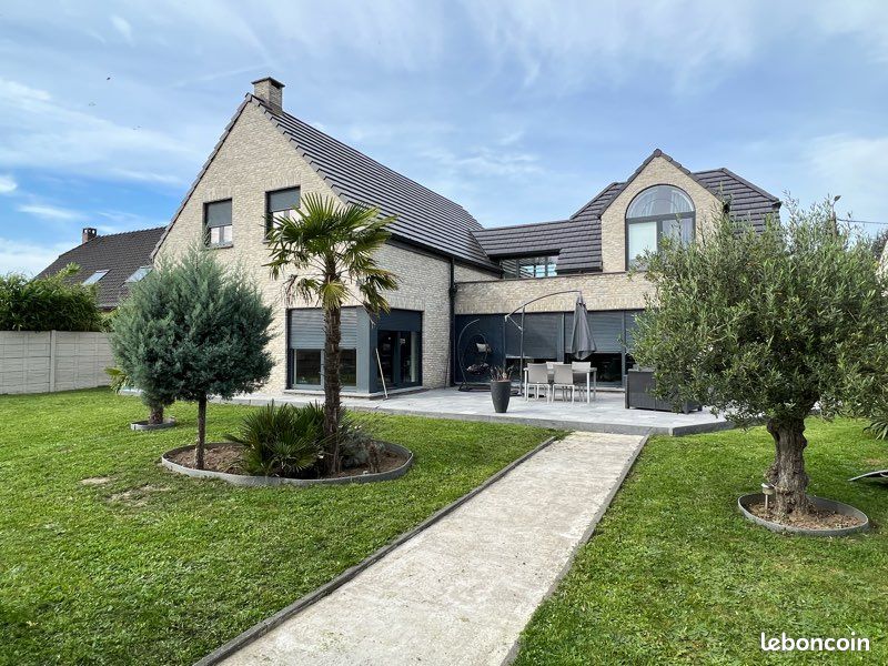 Maison 6 pièces 274 m² · à Vieux-Condé · 274 m² · 480 000 €