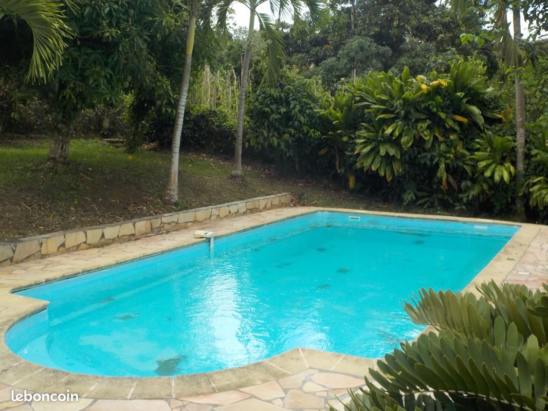 Maison 5 pièces 250 m² · à Rivière-Salée · 250 m² · 1 700 €