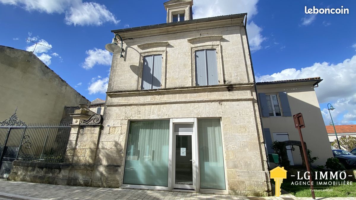 Maison 9 pièces 222 m² · à Gémozac · 222 m² · 313 000 €