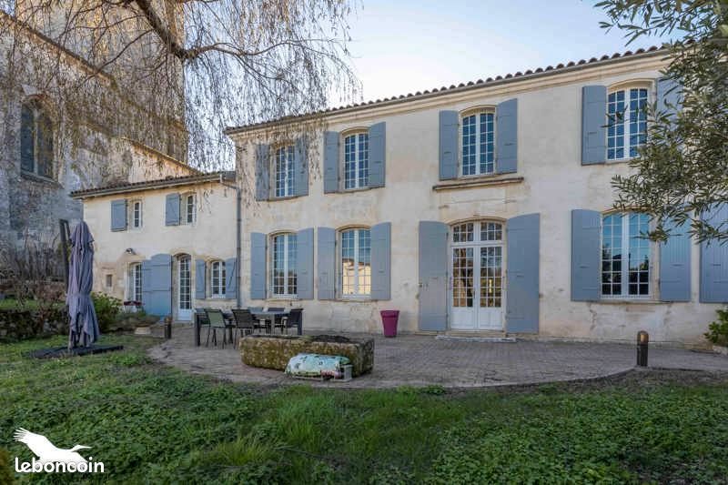 Maison 7 pièces 200 m² · à Mirambeau · 200 m² · 249 000 €