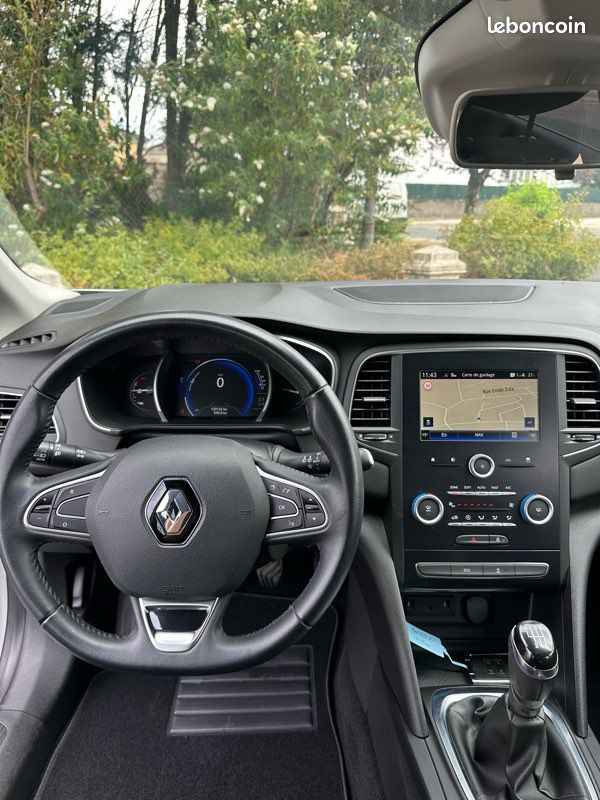 RENAULT MÉGANE IV ESTATE 1.5 dci 110 Energy Business / DISTRIBUTION NEUVE / Excellent État / GARANTIE 6 MOIS (image 3)