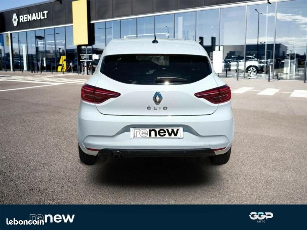 Renault Clio 1.6 E-Tech 145ch full hybrid Evolution (image 15)