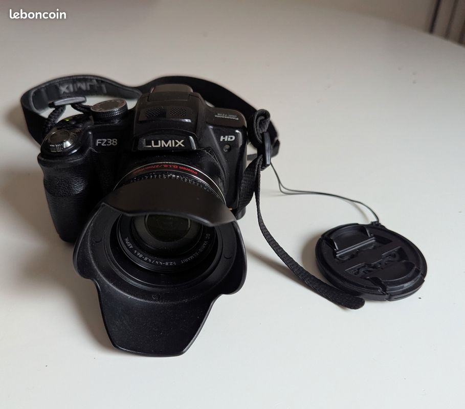 PANASONIC Bridge LUMIX DMC-FZ1000 II Garanti 2 ans + Sac et Carte SD 4
