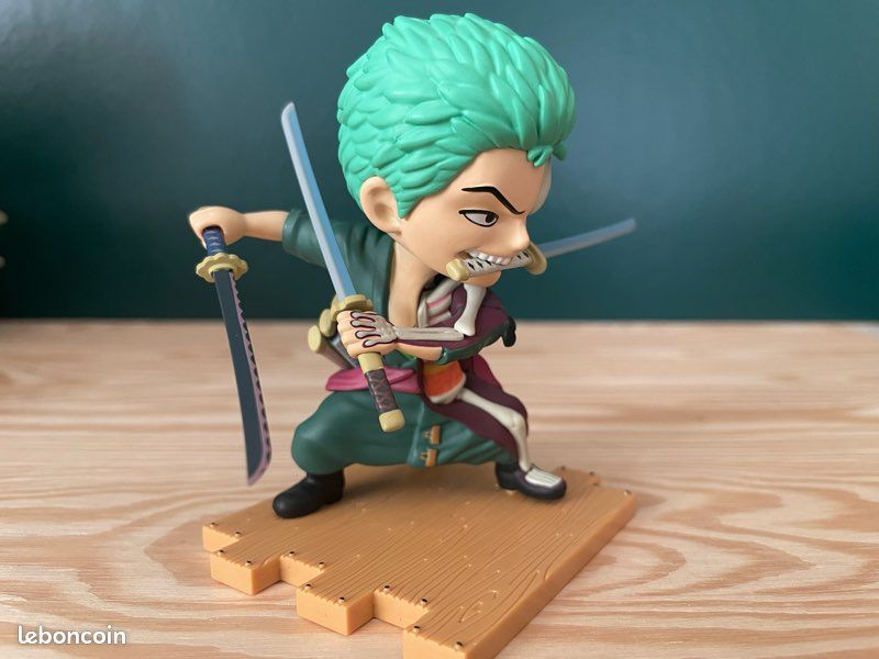 Mighty Jaxx CosmiQ One Piece: Zoro - Action Figure Da Collezione 8 Pollici In Vinile, Street Style