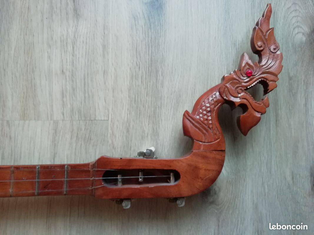 Guitare acoustique traditionnelle Phin (image 3)