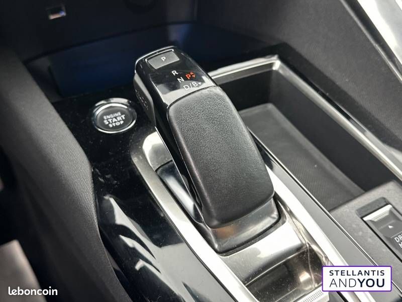 Peugeot 3008 Hybrid 225 e-EAT8 Allure Pack (image 30)