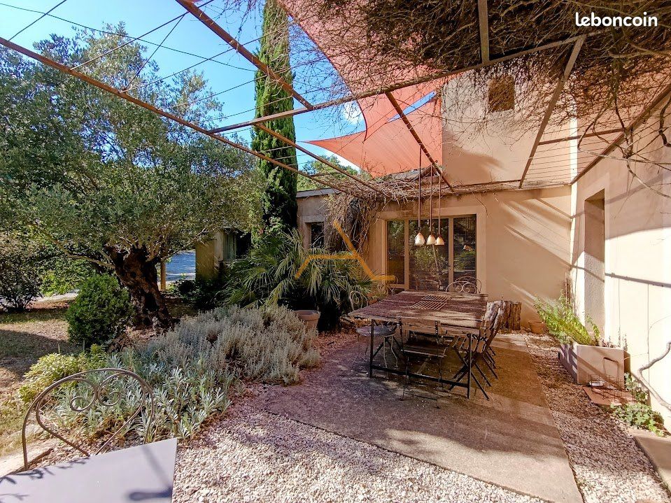 Maison 8 pièces 240 m² · à La Touche · 240 m² · 699 000 €