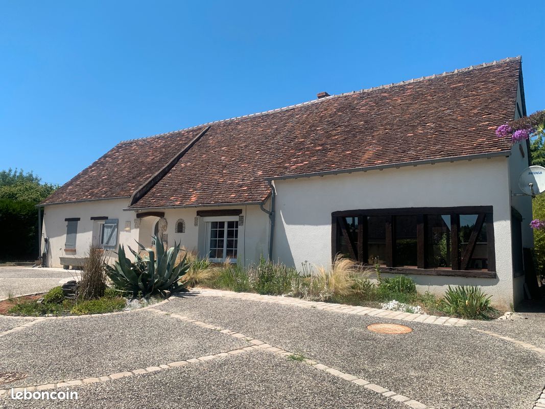 Maison 6 pièces 134 m² · à Cellettes · 134 m² · 220 000 €