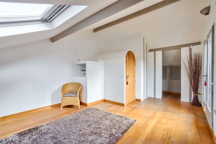 Maison a vendre  - 9 pièce(s) - 248 m2 - Surfyn