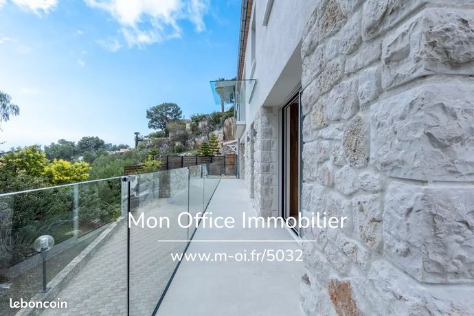 Villa 6 pièces 218 m²