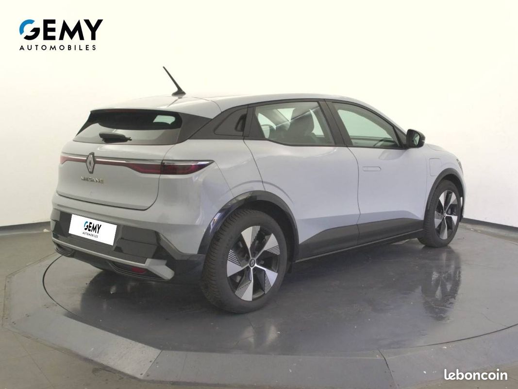 RENAULT Megane E-Tech EV60 220 ch super charge Equilibre (image 18)