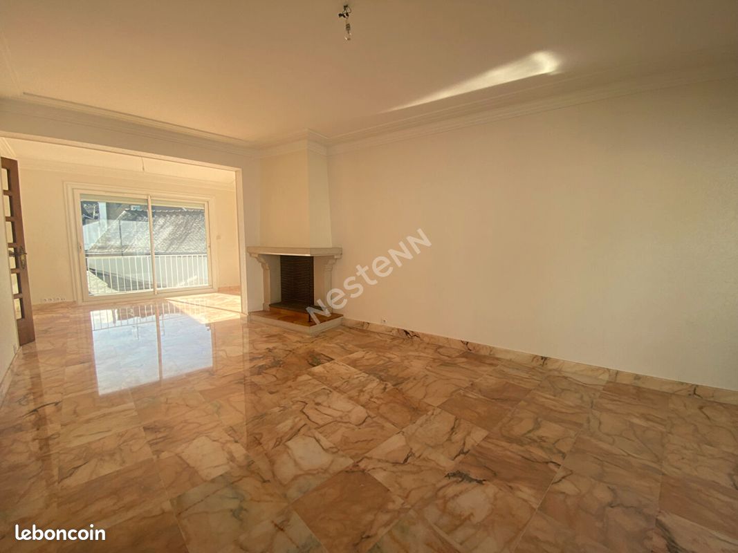 Appartement 7 pièces 202 m² · à Locminé · 202 m² · 1 200 €/mois