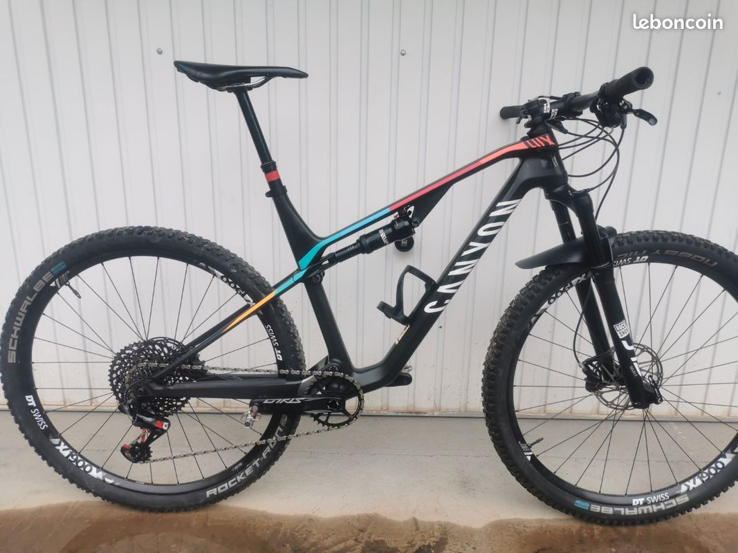 Canyon lux cf sl Vélos