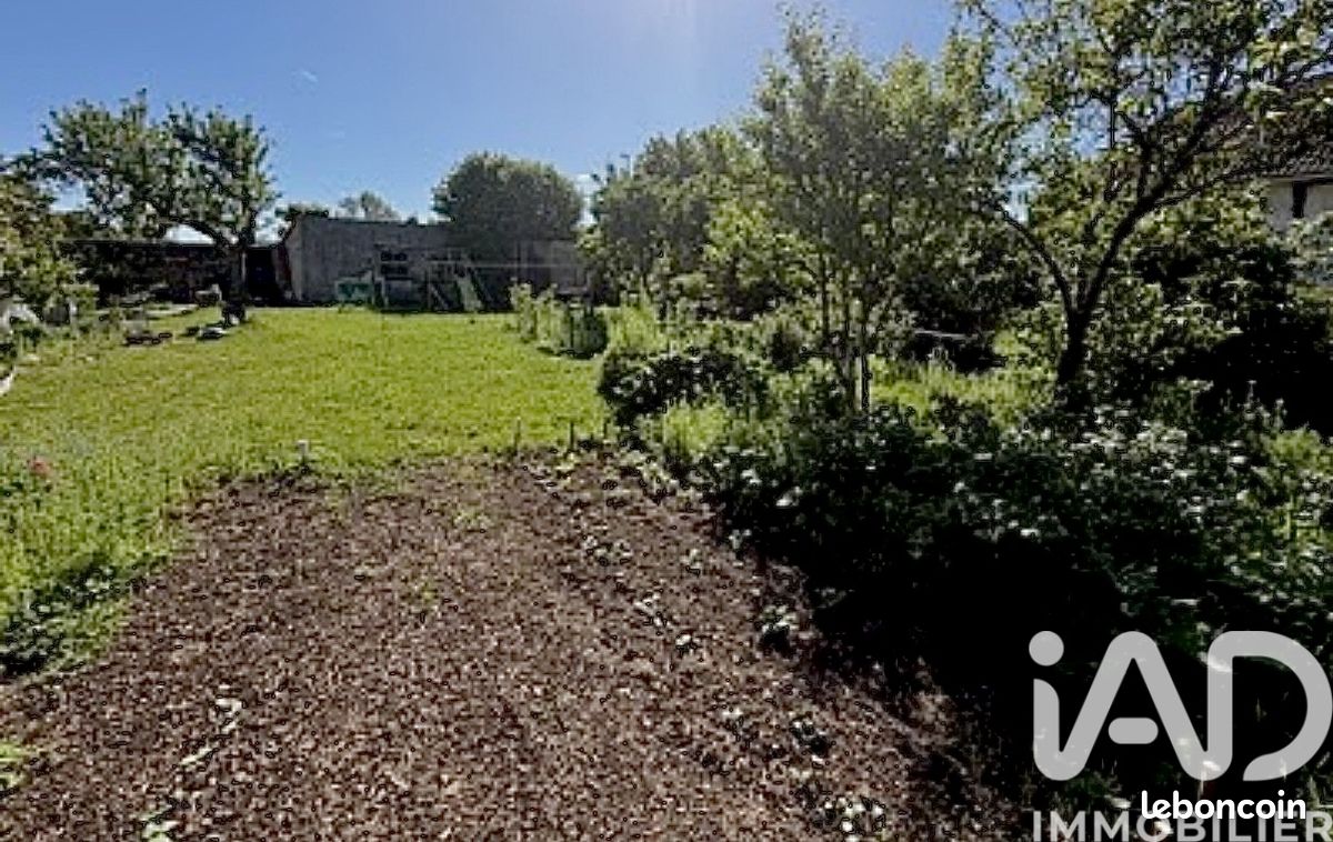Terrain 394 m² · à Vaux-le-Pénil · 394 m² · 130 000 €