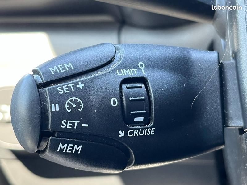 Citroen C3 1.2 PureTech 83ch S&S Feel Pack (image 9)