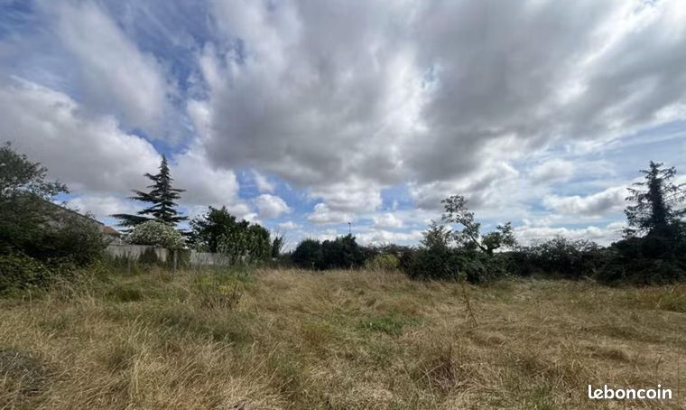Terrain 585 m² Nalliers