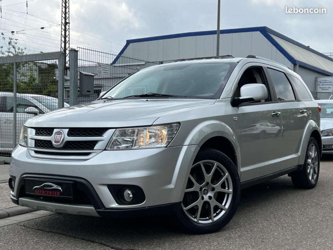 Fiat Freemont LOUNGE GPS 170 CH 4X4 BVA - HAYON ÉLECTRIQUE PACK SPORT TOIT OUVRANT (image 1)