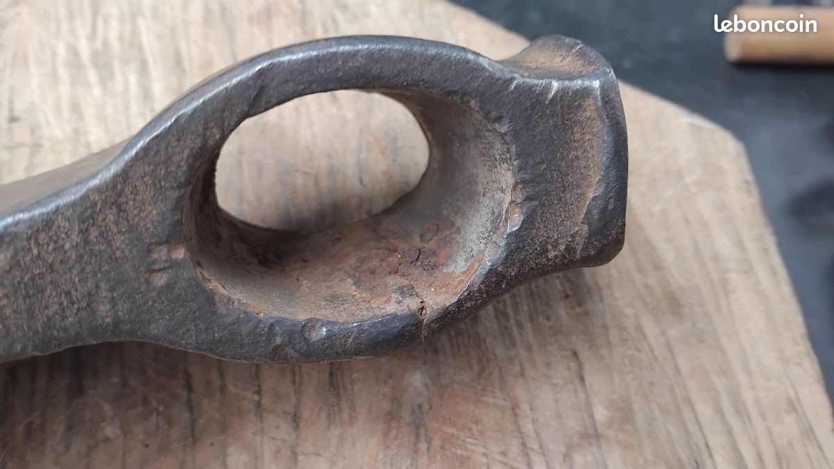 1850s VINTAGE ANCIEN FORGÉ À LA MAIN PETIT INDIEN DE FER RUSTIQUE HACHE TÊTE