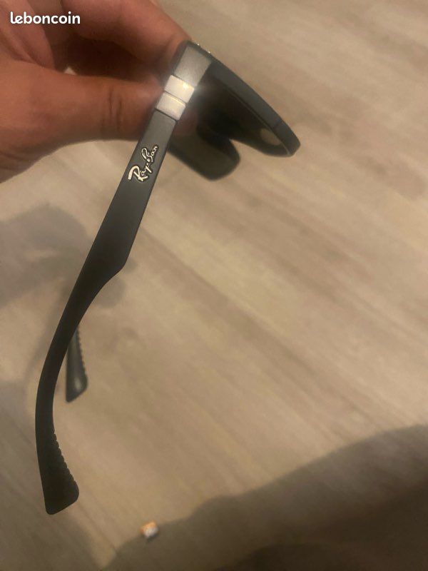 Lunettes de soleil Ray-Ban Polarized (Scuderia Ferrari) - Neuves avec boîte (image 4)