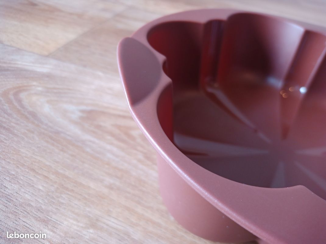 Moule fleurs Tupperware - Arts de la table